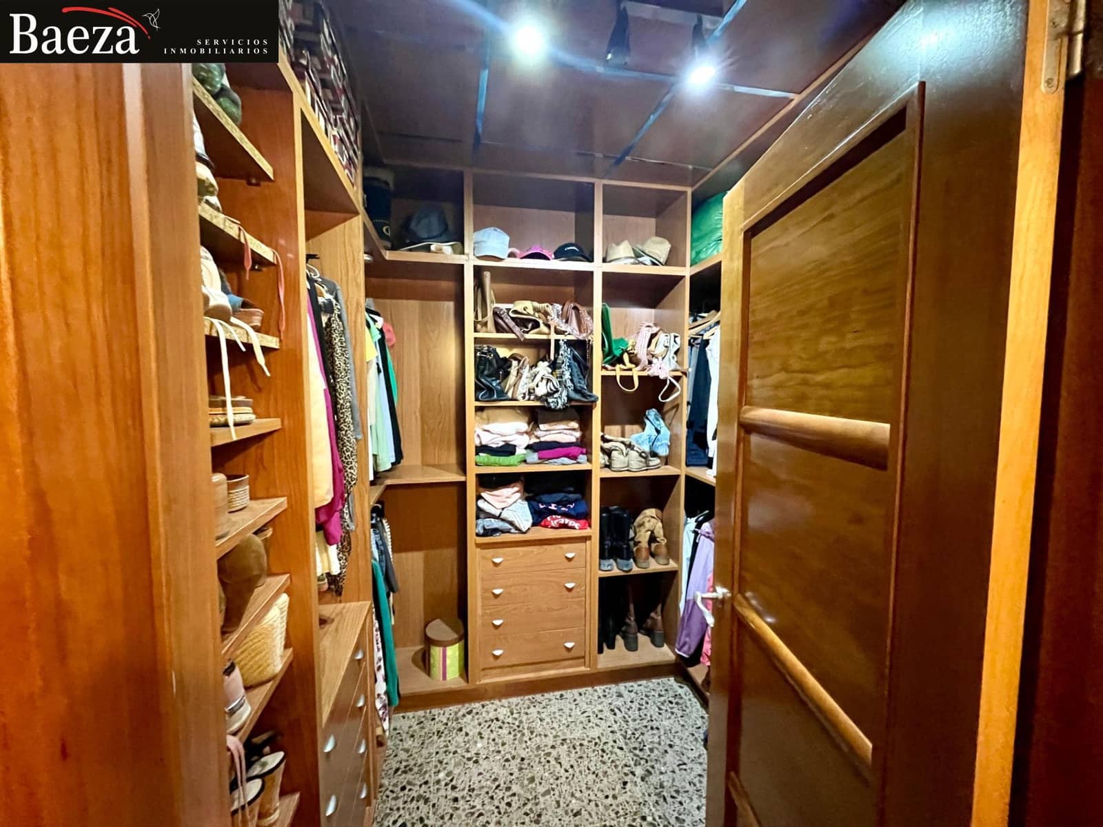 4 bedroom Flat for sale in Muchamiel / Mutxamel - € 207,000 (Ref: 9509705)