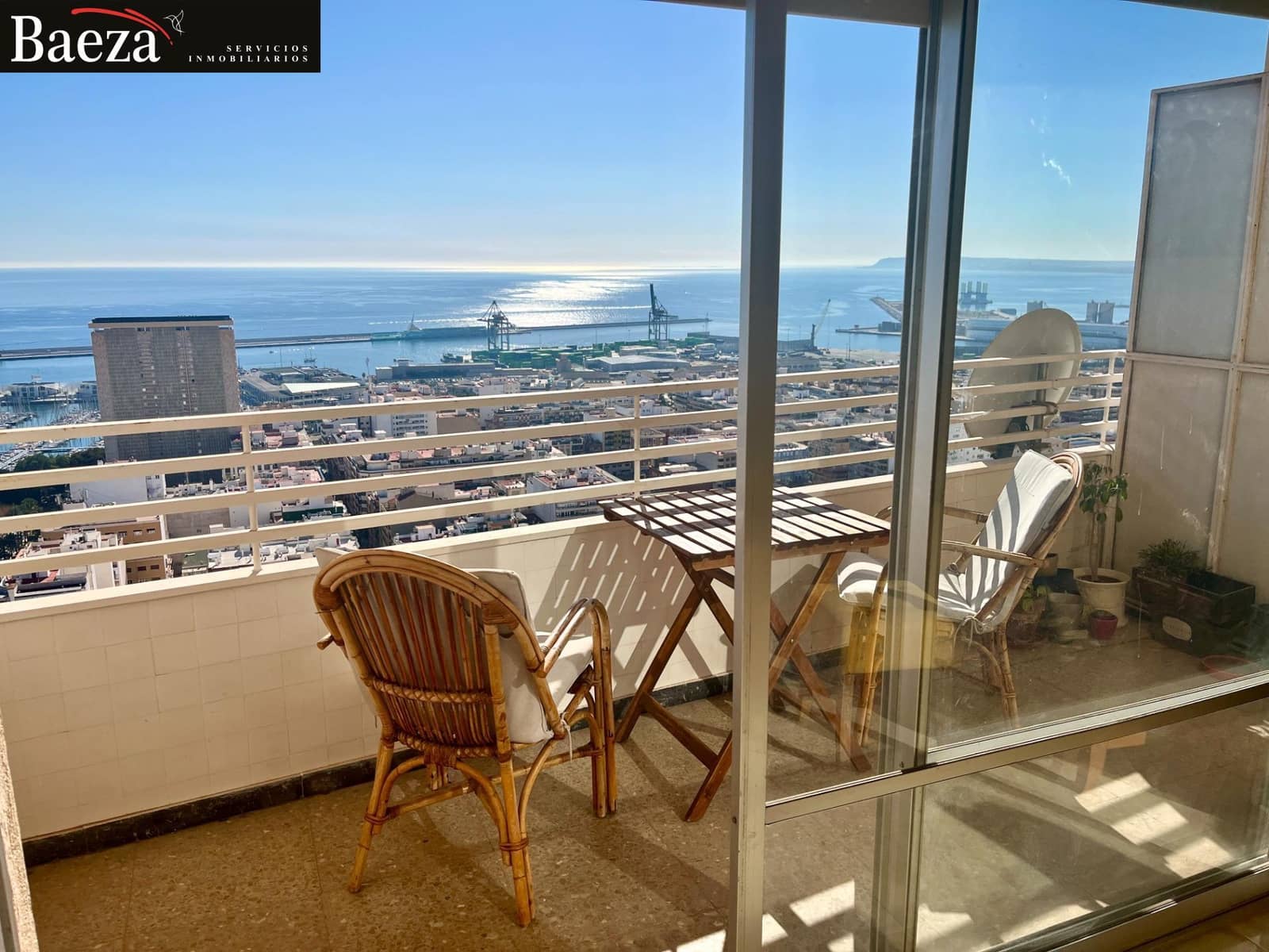 Yksiö vuokrattavana paikassa Alicante kaupunki - 850 € (Ref: 9518882)