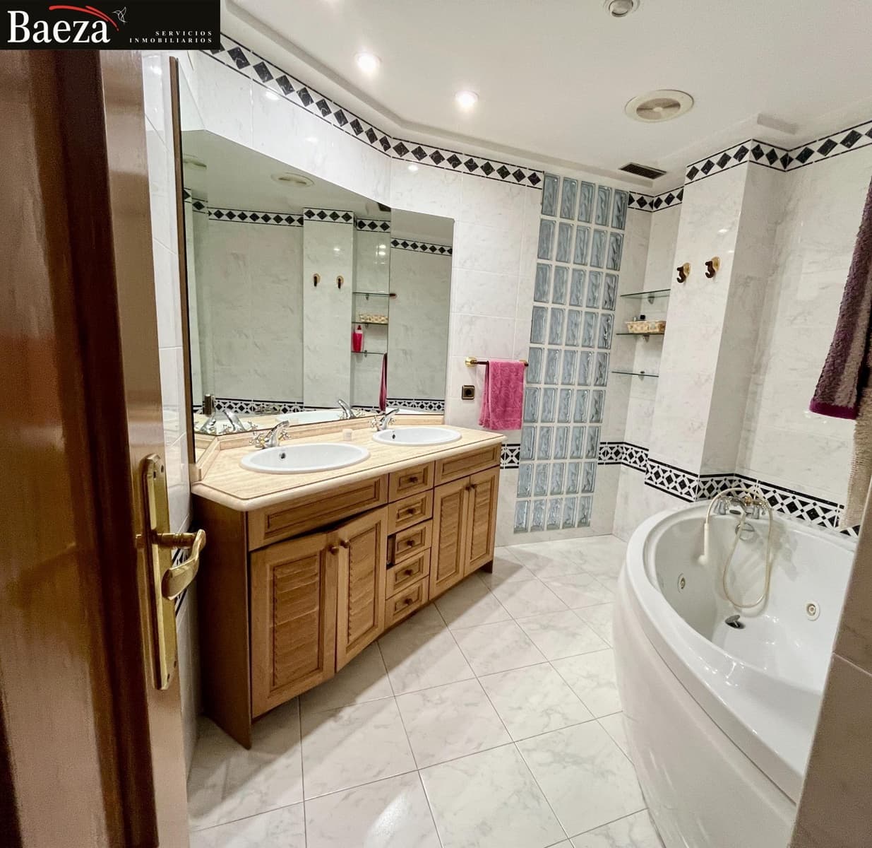 3 sypialnia Dom na sprzedaż w Petrel / Petrer z garażem - 399 000 € (Ref: 9524274)