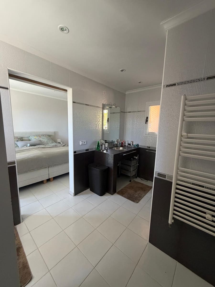 3 bedroom Villa for sale in Calpe / Calp with pool garage - € 585,000 (Ref: 9852298)