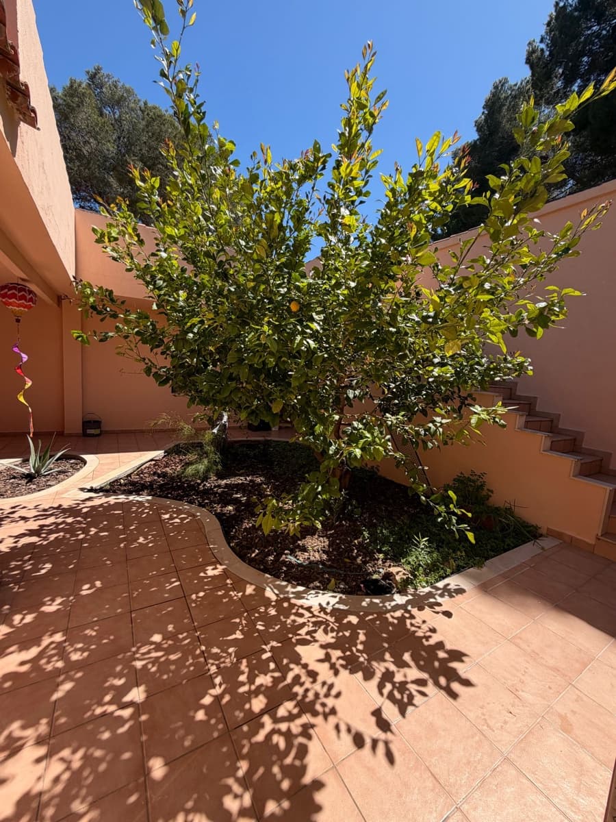 3 bedroom Villa for sale in Calpe / Calp with pool garage - € 585,000 (Ref: 9852298)