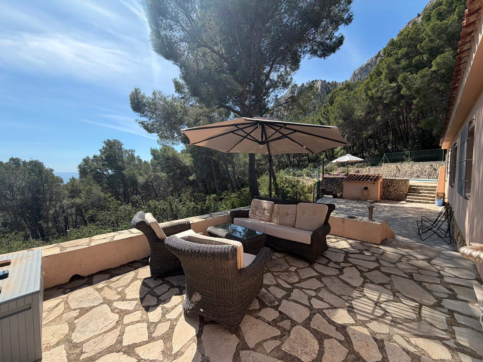 3 bedroom Villa for sale in Calpe / Calp with pool garage - € 585,000 (Ref: 9852298)