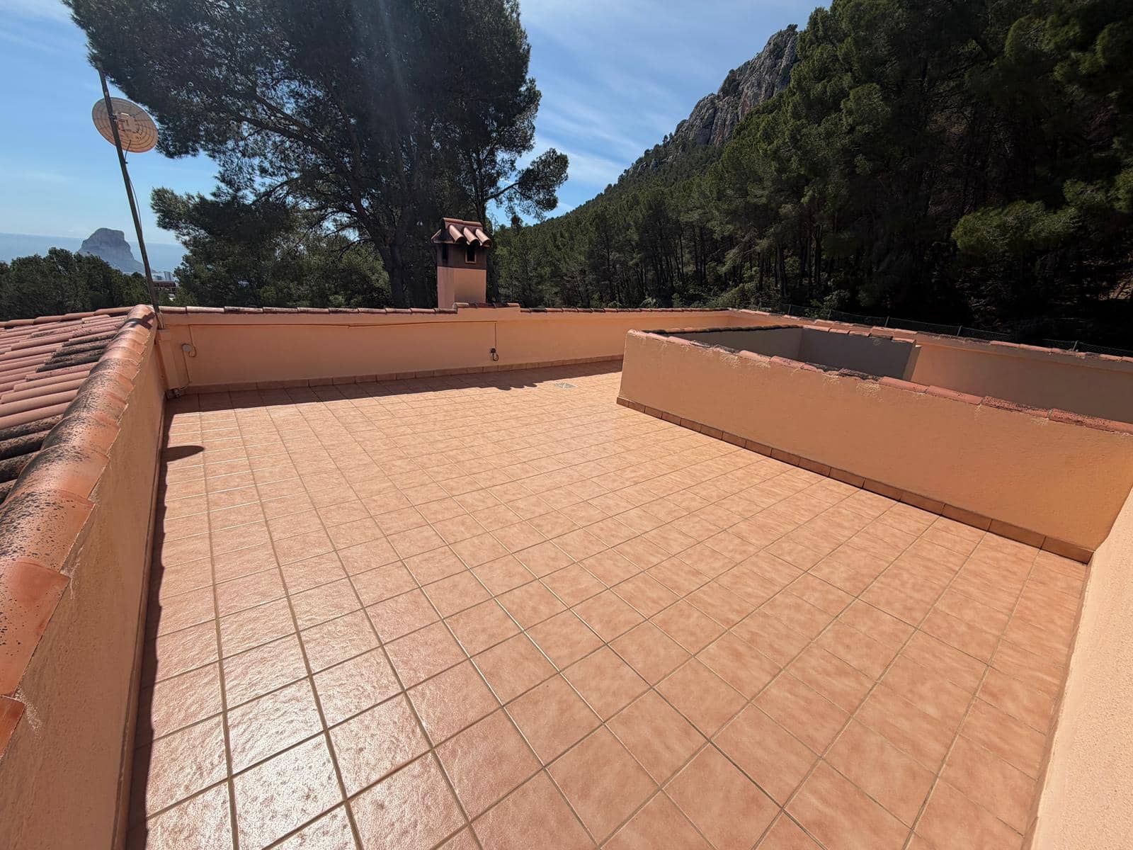 3 bedroom Villa for sale in Calpe / Calp with pool garage - € 585,000 (Ref: 9852298)