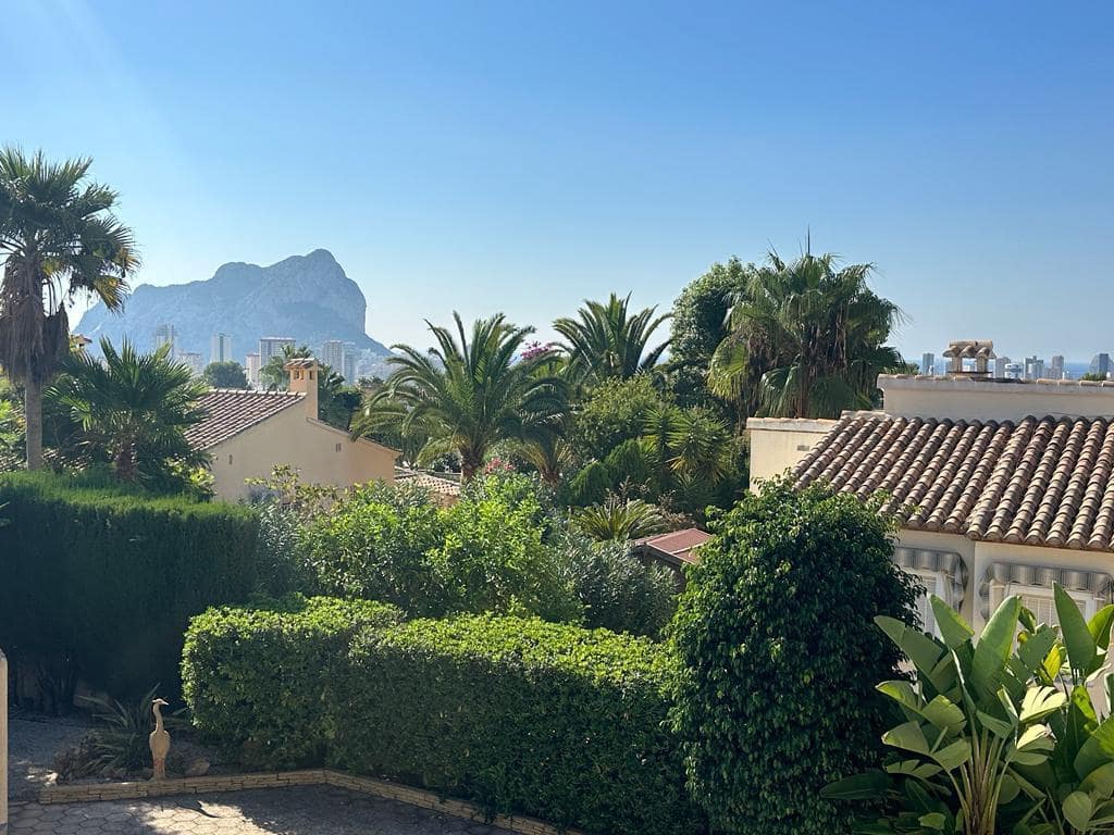 3 chambre Villa/Maison à vendre à Calpe / Calp avec piscine garage - 650 000 € (Ref: 9852335)