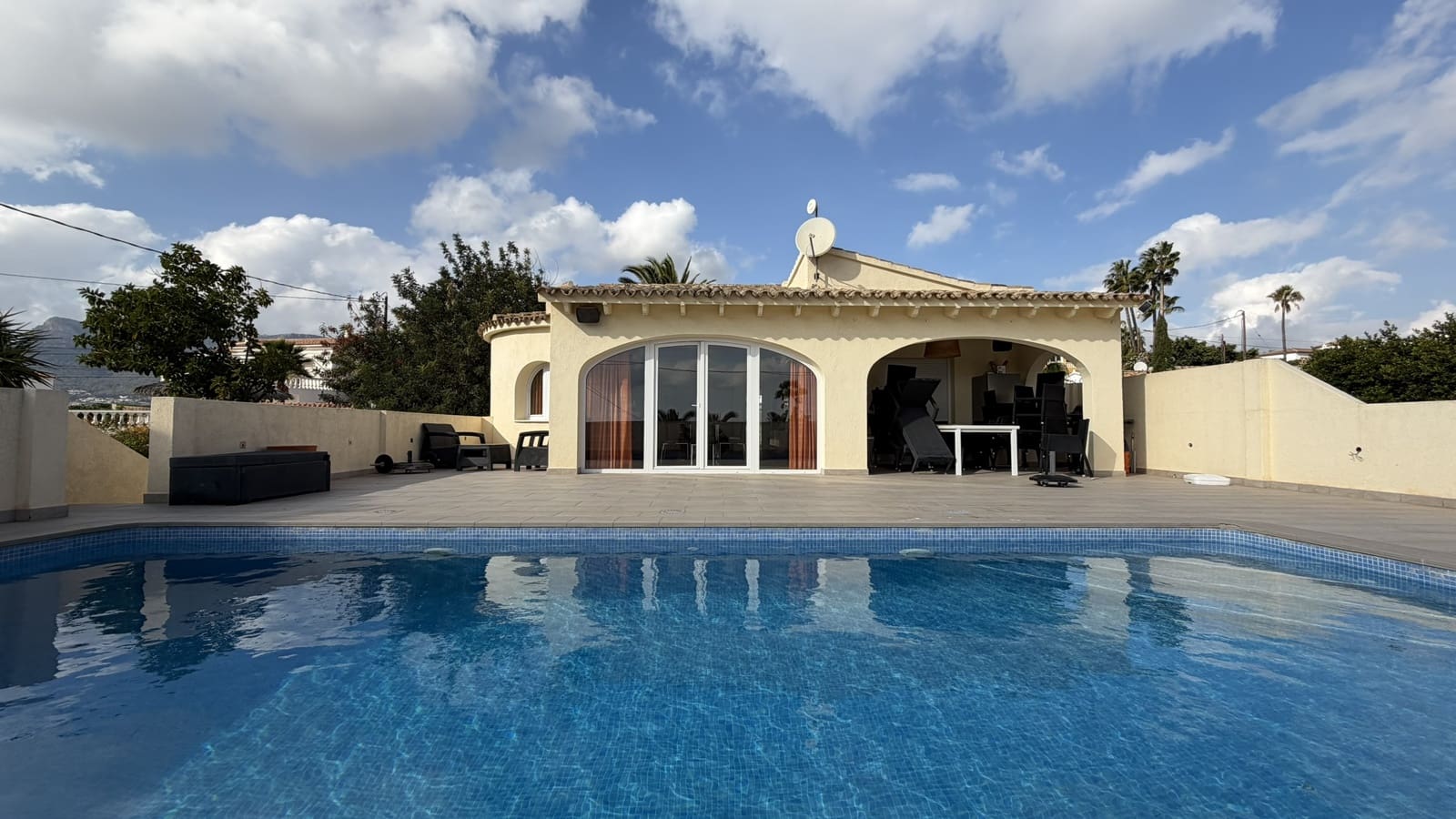 4 soverom Hus til salgs i Calpe / Calp med svømmebasseng garasje - € 745 000 (Ref: 9853019)