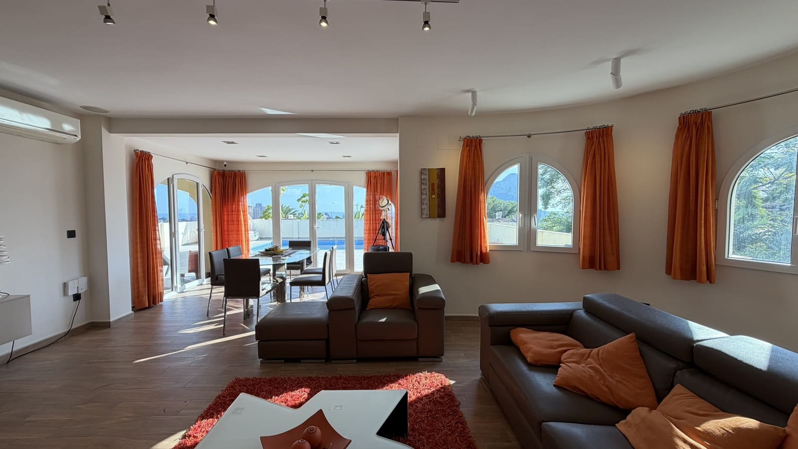 4 soverom Hus til salgs i Calpe / Calp med svømmebasseng garasje - € 745 000 (Ref: 9853019)