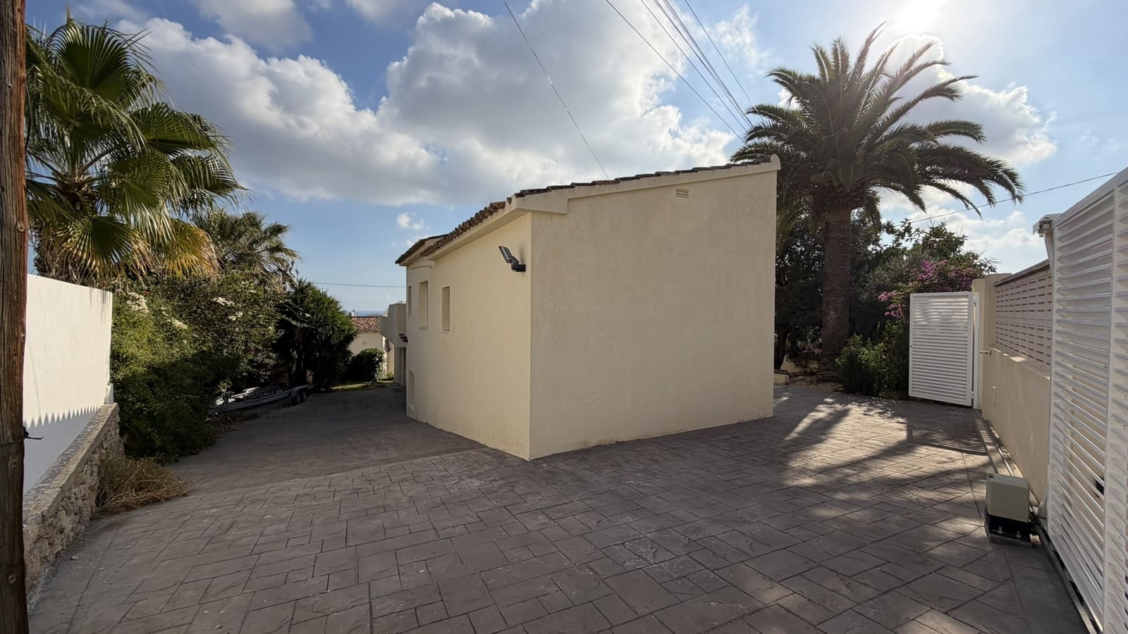 4 soverom Hus til salgs i Calpe / Calp med svømmebasseng garasje - € 745 000 (Ref: 9853019)