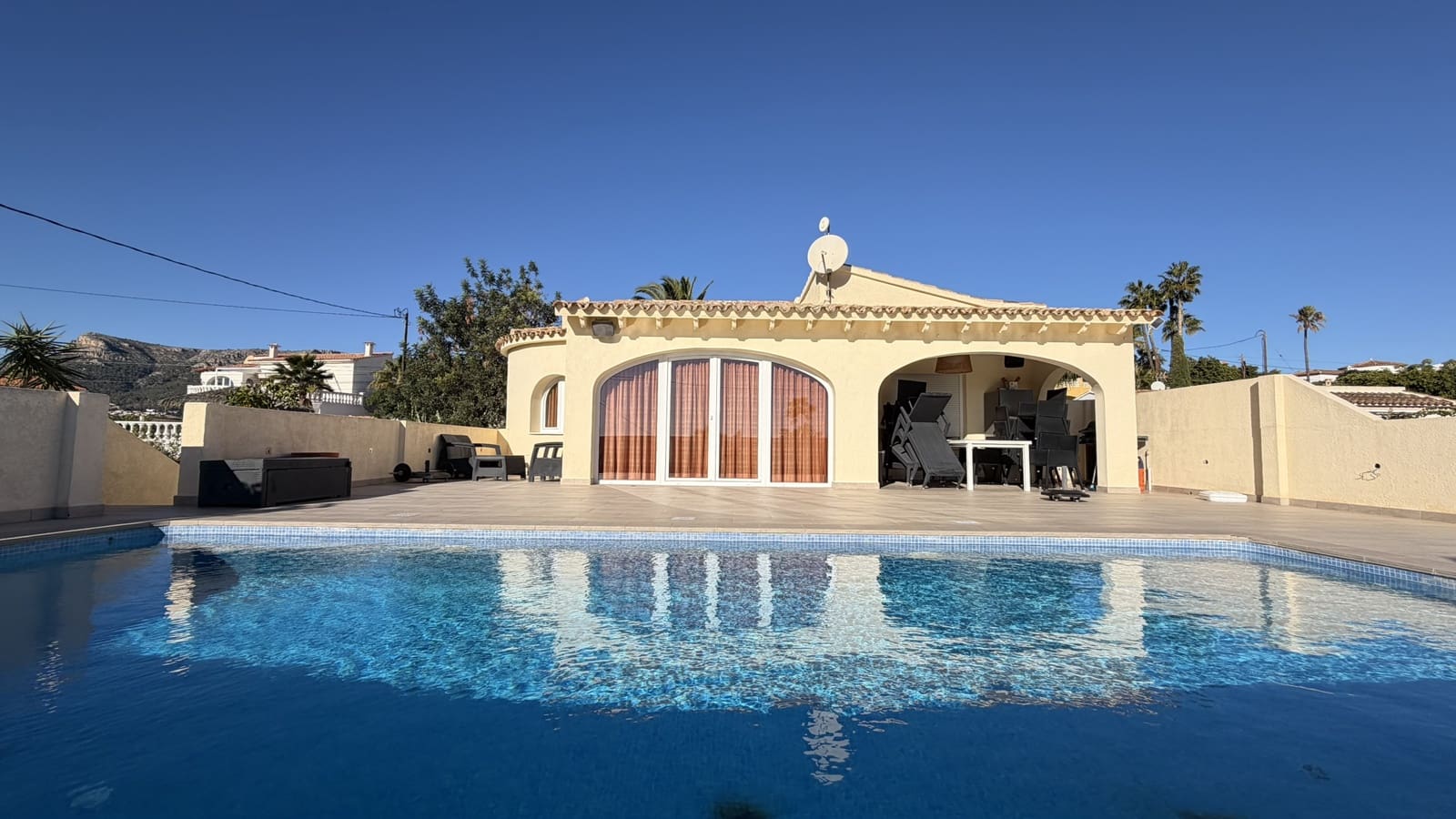 4 soverom Hus til salgs i Calpe / Calp med svømmebasseng garasje - € 745 000 (Ref: 9853019)