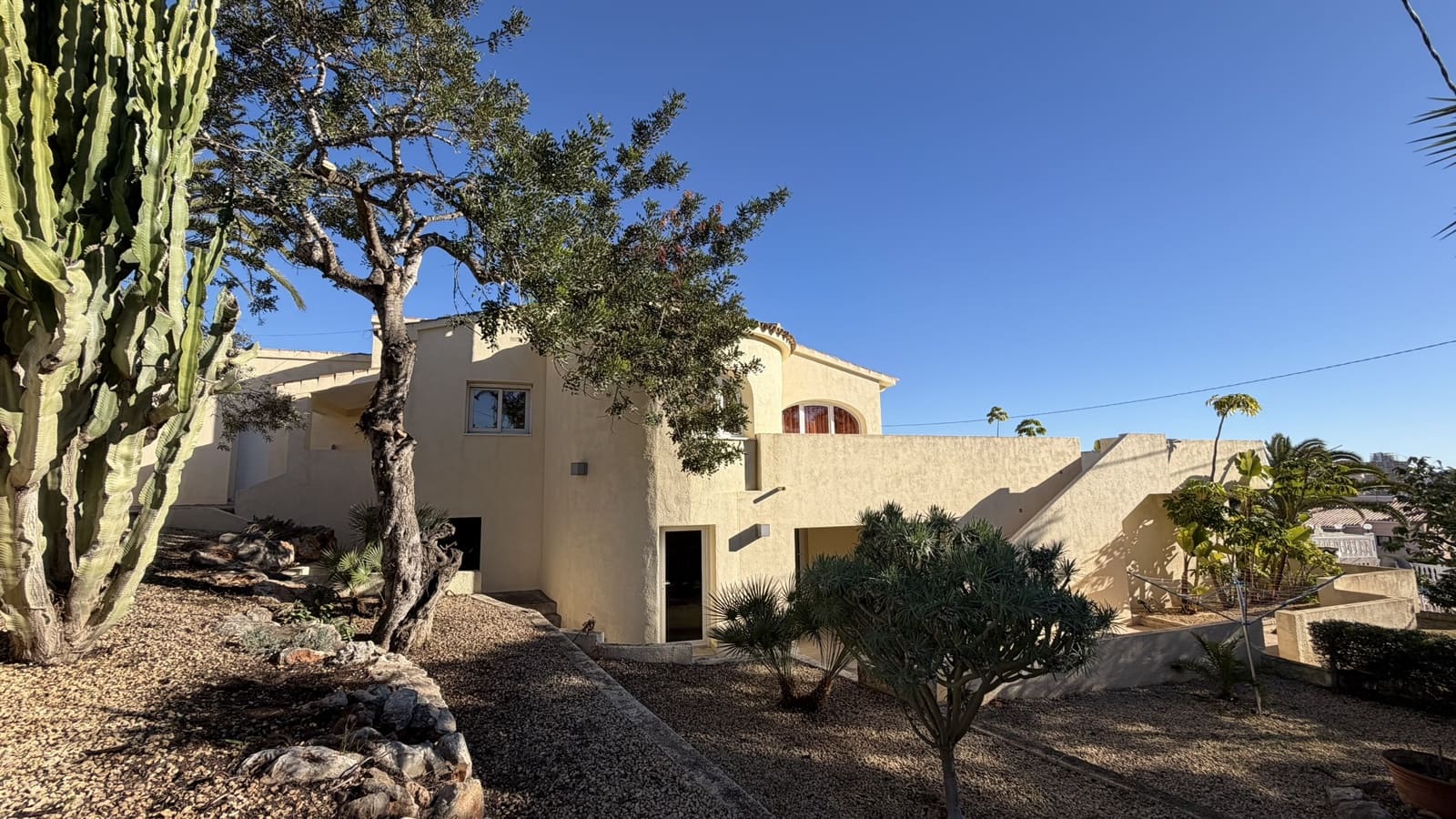 4 soverom Hus til salgs i Calpe / Calp med svømmebasseng garasje - € 745 000 (Ref: 9853019)