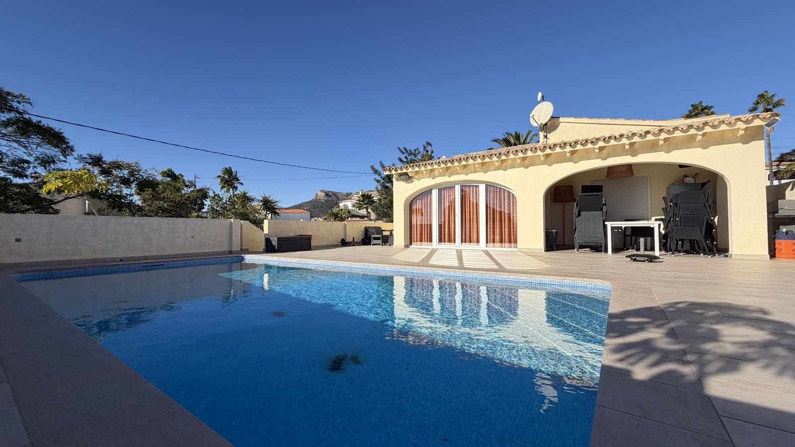 4 soverom Hus til salgs i Calpe / Calp med svømmebasseng garasje - € 745 000 (Ref: 9853019)