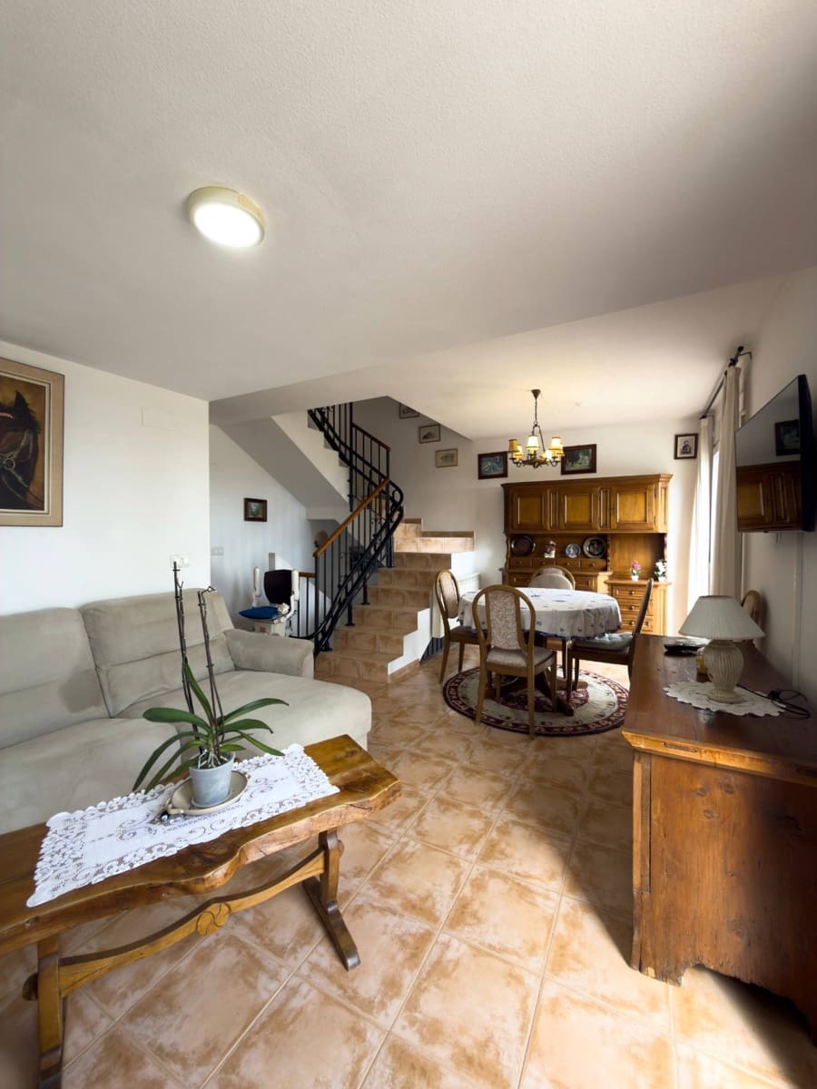 2 soverom Rekkehus til salgs i Calpe / Calp med svømmebasseng garasje - € 329 000 (Ref: 9854285)