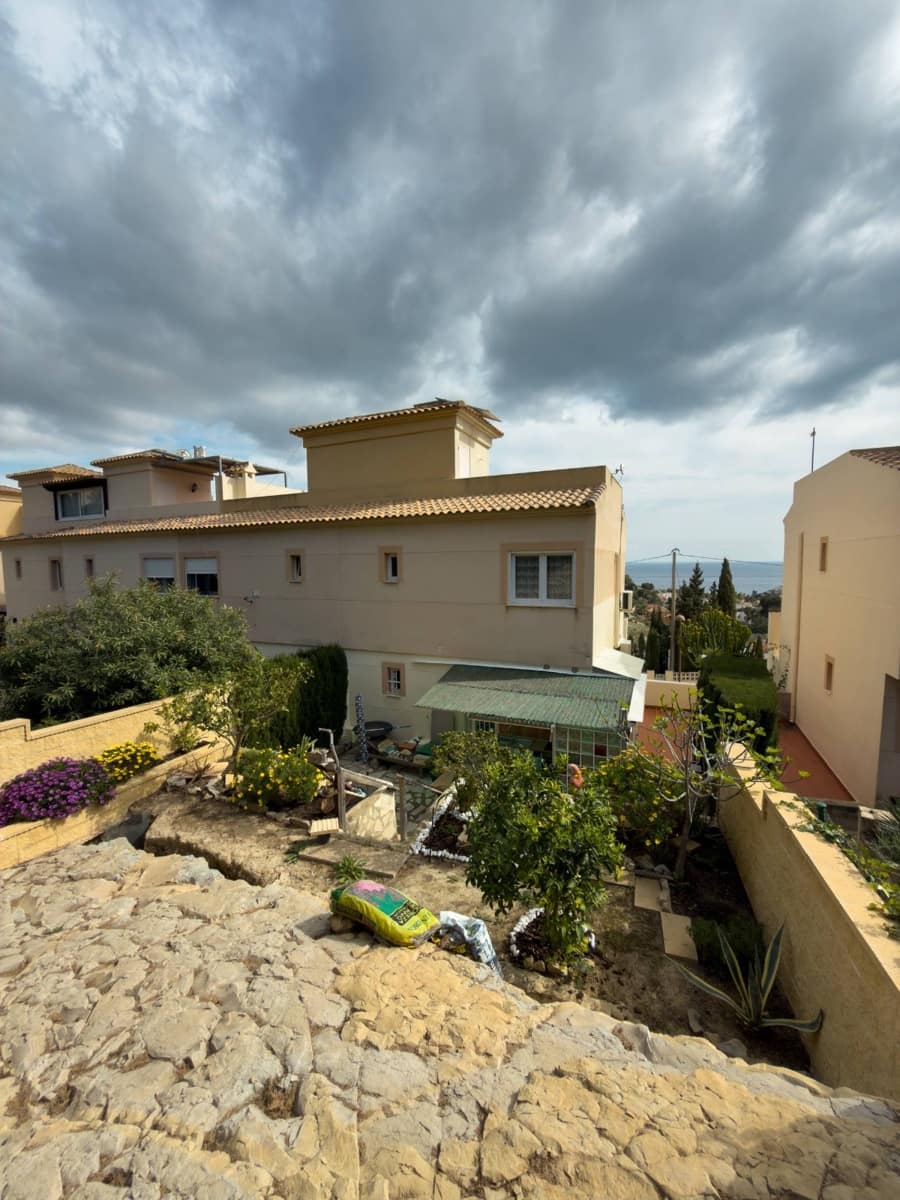 2 soverom Rekkehus til salgs i Calpe / Calp med svømmebasseng garasje - € 329 000 (Ref: 9854285)