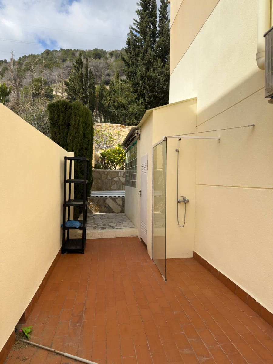 2 soverom Rekkehus til salgs i Calpe / Calp med svømmebasseng garasje - € 329 000 (Ref: 9854285)