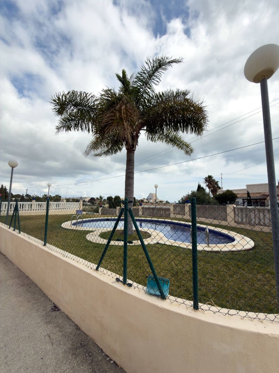 2 soverom Rekkehus til salgs i Calpe / Calp med svømmebasseng garasje - € 329 000 (Ref: 9854285)