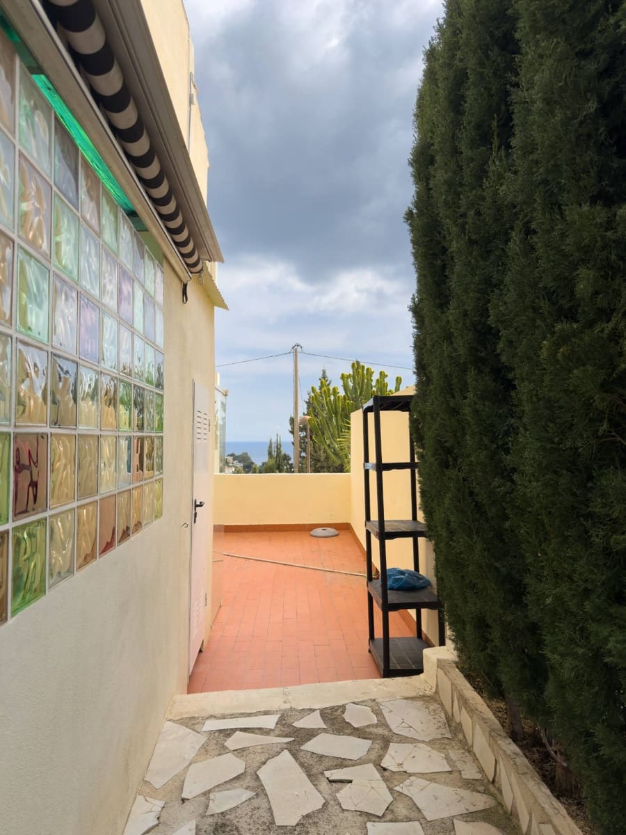 2 soverom Rekkehus til salgs i Calpe / Calp med svømmebasseng garasje - € 329 000 (Ref: 9854285)