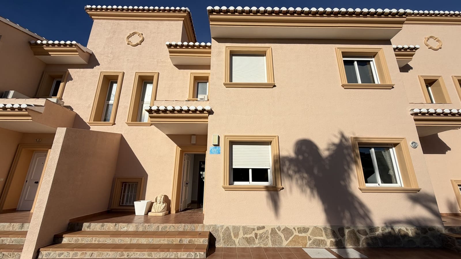 4 soveværelse Rækkehus til salg i Calpe / Calp med swimmingpool garage - € 550.000 (Ref: 9854341)