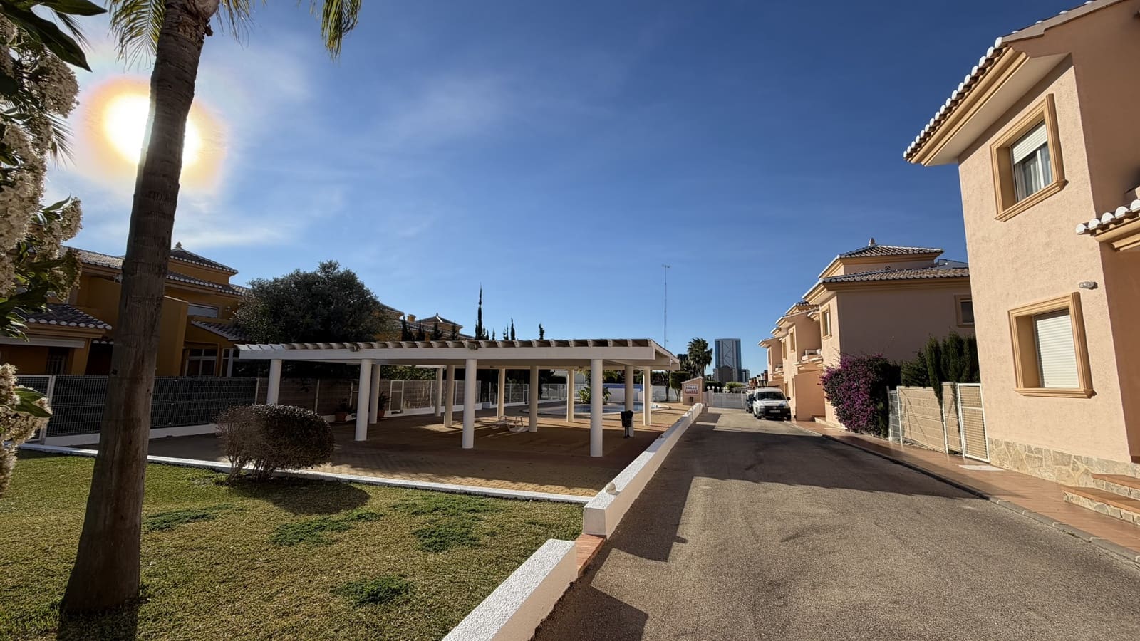 4 soveværelse Rækkehus til salg i Calpe / Calp med swimmingpool garage - € 550.000 (Ref: 9854341)
