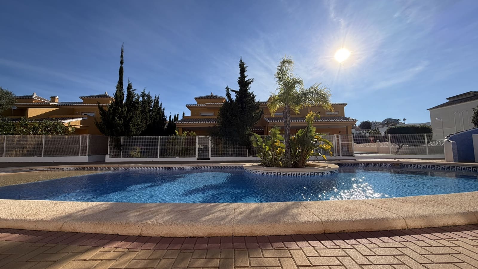 4 soveværelse Rækkehus til salg i Calpe / Calp med swimmingpool garage - € 550.000 (Ref: 9854341)