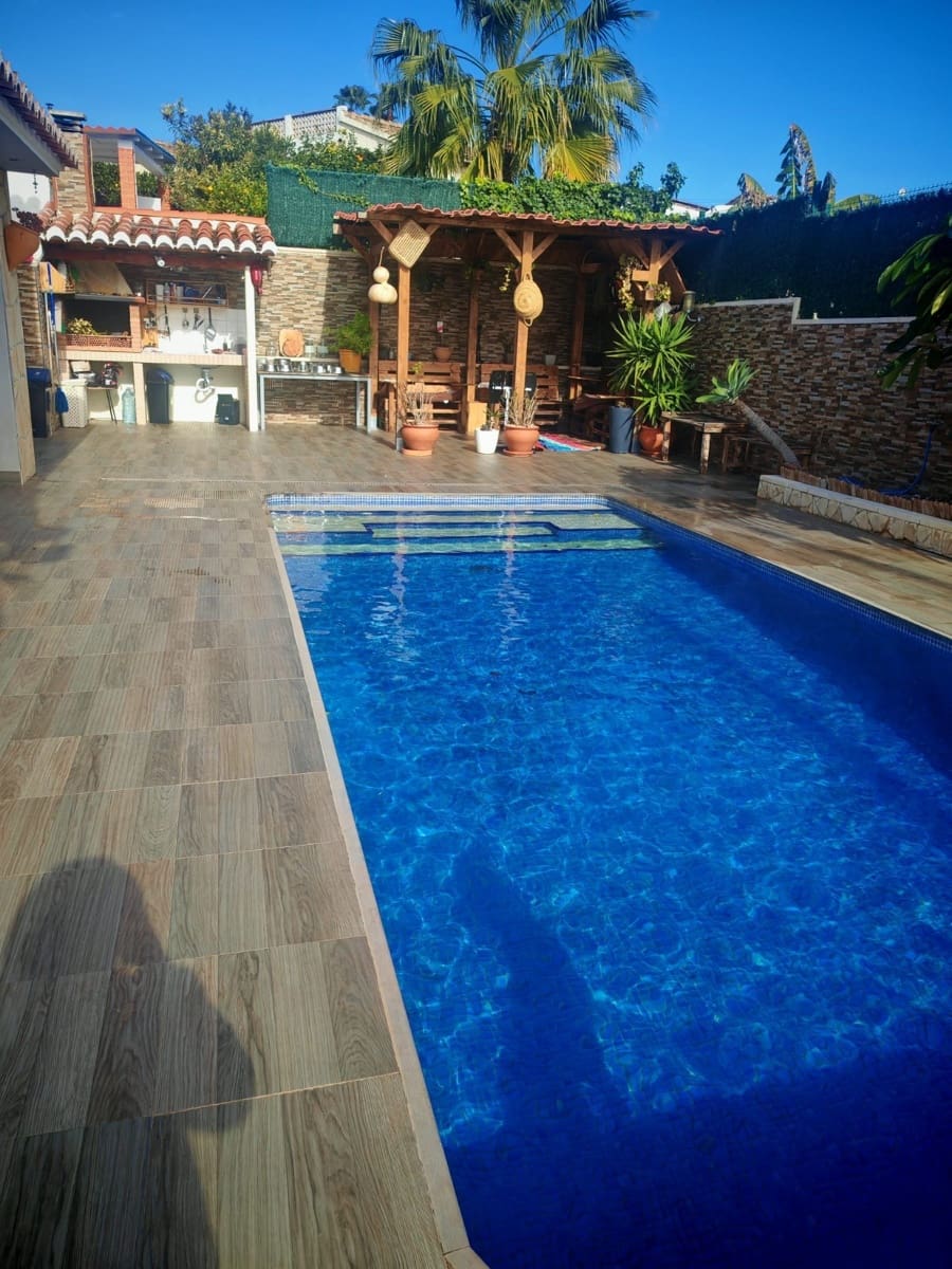 Casa de 4 habitaciones en Calpe / Calp en venta con piscina garaje - 950.000 € (Ref: 9854738)