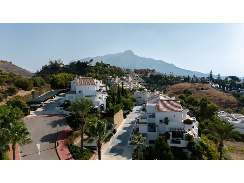 3 soverom Penthouse til salgs i Nueva Andalucia - € 1 795 000 (Ref: 9524608)