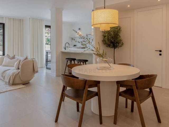 3 sypialnia Apartament na sprzedaż w Los Arqueros - Puerto del Almendro, Benahavís z basenem garażem - 849 000 € (Ref: 9524611)