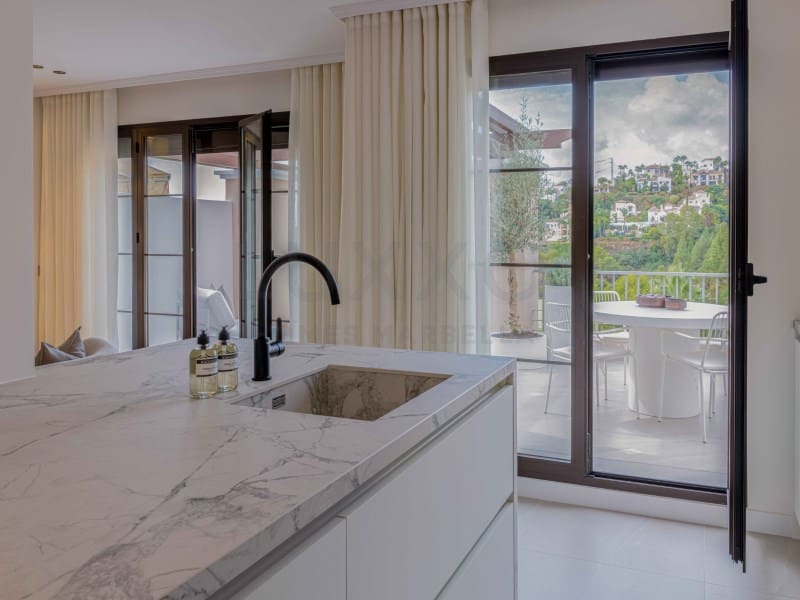 3 slaapkamer Appartement te koop in Benahavis met zwembad garage - € 849.000 (Ref: 9524611)