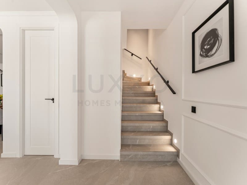 3 sovrum Lägenhet till salu i El Madronal med pool - 1 350 000 € (Ref: 9524612)