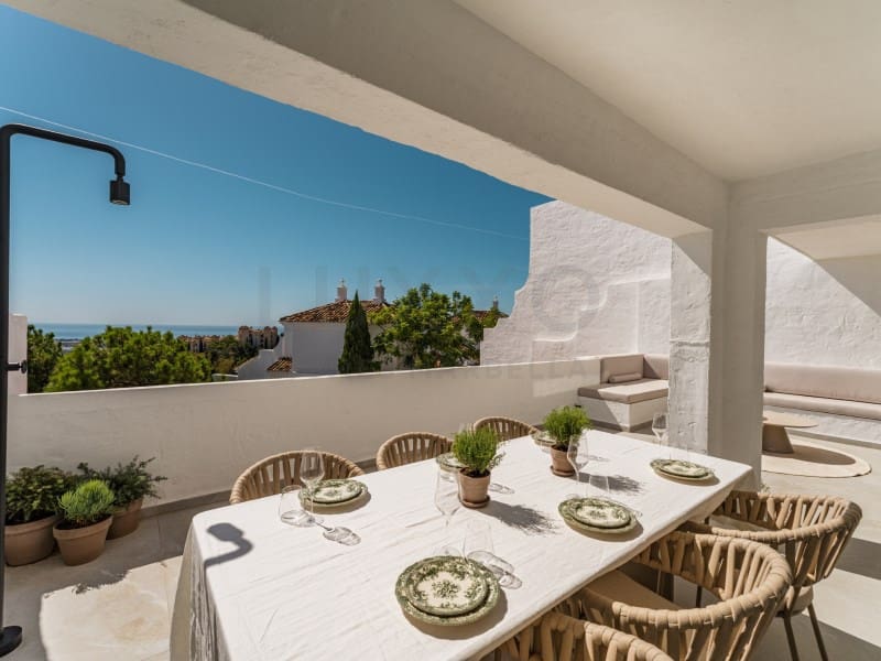 3 sovrum Lägenhet till salu i El Madronal med pool - 1 350 000 € (Ref: 9524612)