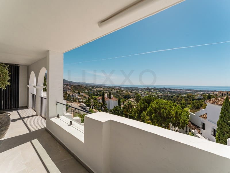 3 sovrum Lägenhet till salu i El Madronal med pool - 1 350 000 € (Ref: 9524612)