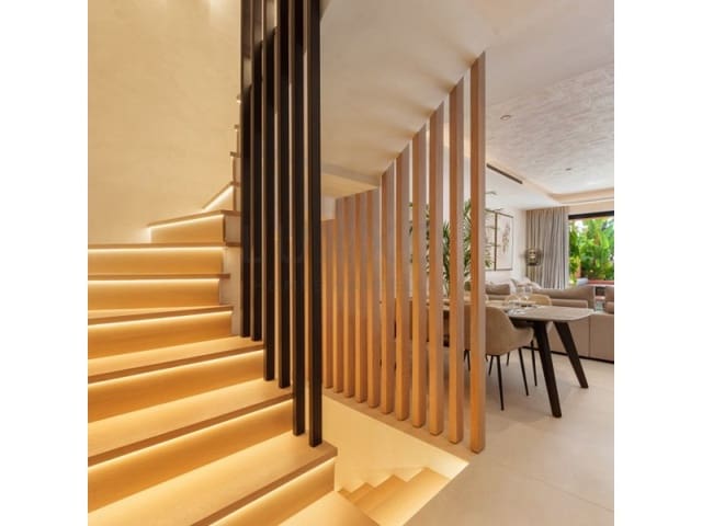 4 soveværelse Penthouse til salg i Golden Mile, Marbella med garage - € 2.150.000 (Ref: 9524613)