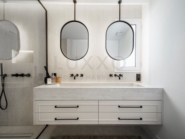 Apartamento de 3 habitaciones en La Quinta, Benahavís en venta - 950.000 € (Ref: 9599453)