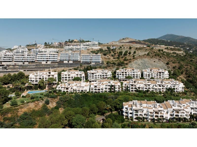 Apartamento de 3 habitaciones en La Quinta en venta - 950.000 € (Ref: 9599453)