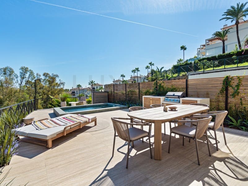 3 camera da letto Appartamento in vendita in Nueva Andalucia con piscina garage - 1.350.000 € (Rif: 9637443)