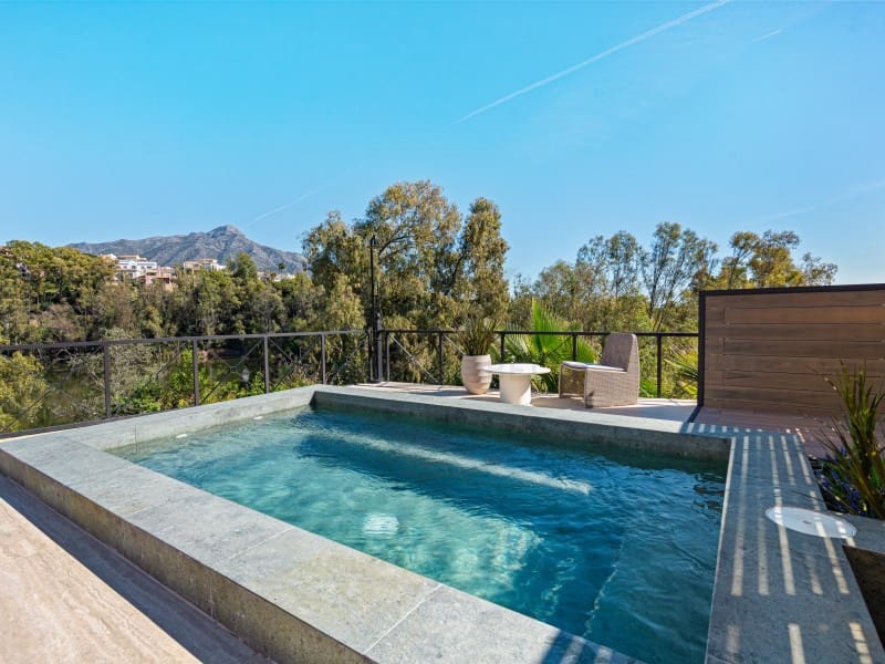 3 camera da letto Appartamento in vendita in Nueva Andalucia con piscina garage - 1.350.000 € (Rif: 9637443)