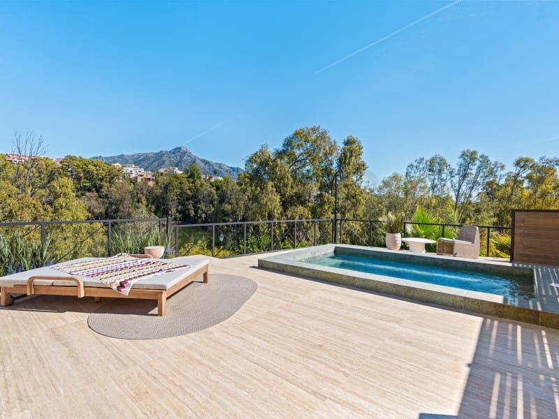 3 camera da letto Appartamento in vendita in Nueva Andalucia con piscina garage - 1.350.000 € (Rif: 9637443)