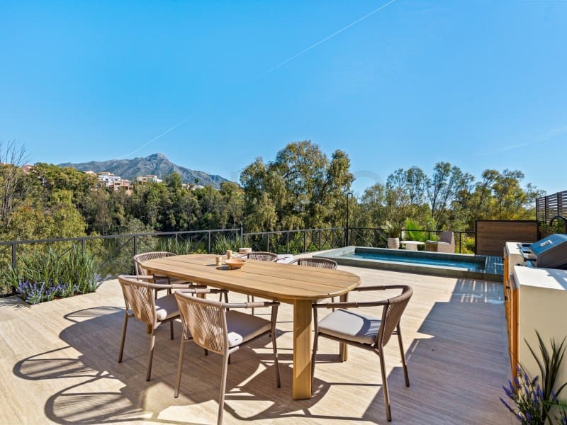 3 camera da letto Appartamento in vendita in Nueva Andalucia con piscina garage - 1.350.000 € (Rif: 9637443)