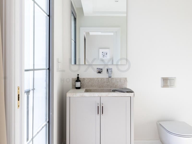 4 bedroom Villa for sale in Benahavis - € 3,895,000 (Ref: 9729299)