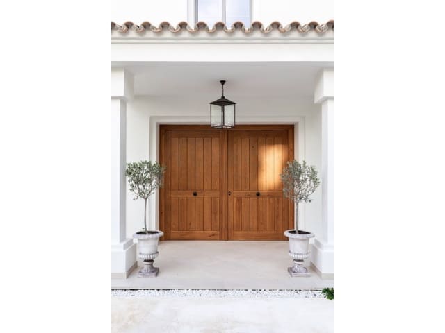 Chalet de 4 habitaciones en Los Arqueros - Puerto del Almendro, Benahavís en venta - 3.895.000 € (Ref: 9729299)