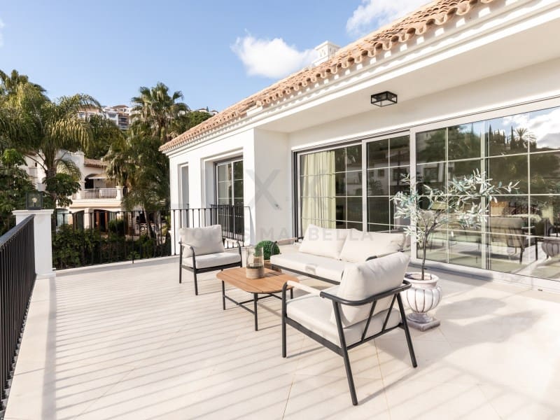 4 bedroom Villa for sale in Benahavis - € 3,895,000 (Ref: 9729299)