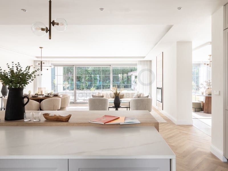 4 bedroom Villa for sale in Benahavis - € 3,895,000 (Ref: 9729299)