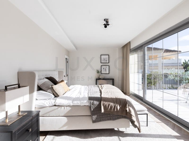 4 bedroom Villa for sale in Benahavis - € 3,895,000 (Ref: 9729299)