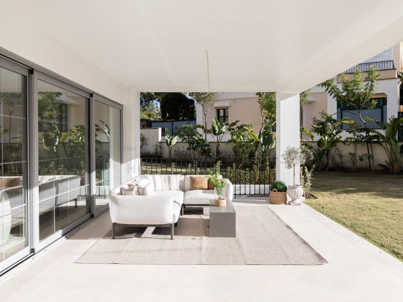 4 bedroom Villa for sale in Benahavis - € 3,895,000 (Ref: 9729299)