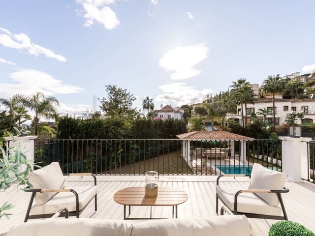 Chalet de 4 habitaciones en Los Arqueros - Puerto del Almendro, Benahavís en venta - 3.895.000 € (Ref: 9729299)