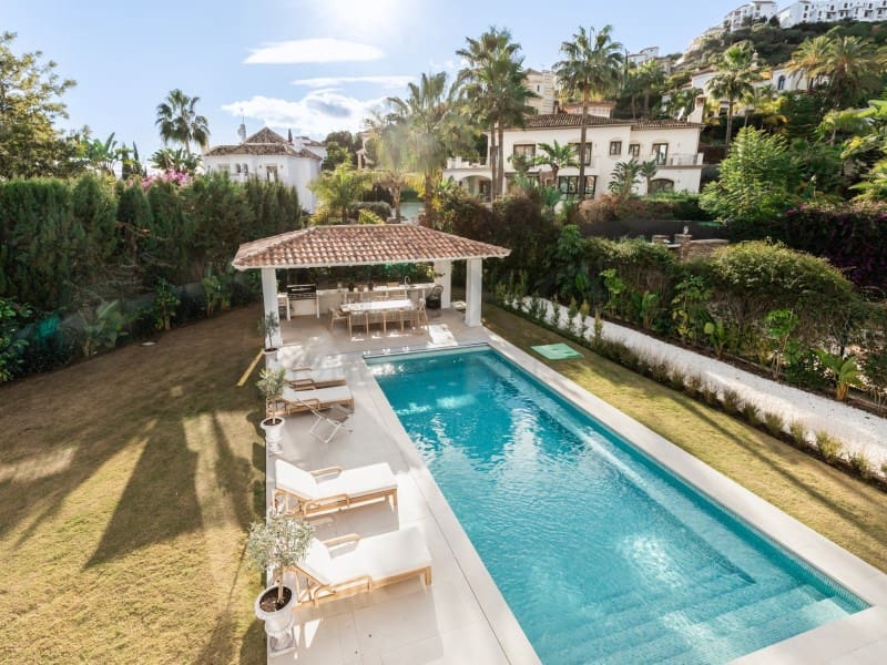 4 bedroom Villa for sale in Benahavis - € 3,895,000 (Ref: 9729299)