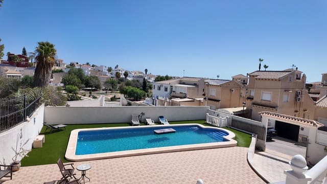 5 soveværelse Villa til salg i Las Filipinas med swimmingpool garage - € 750.000 (Ref: 10055319)