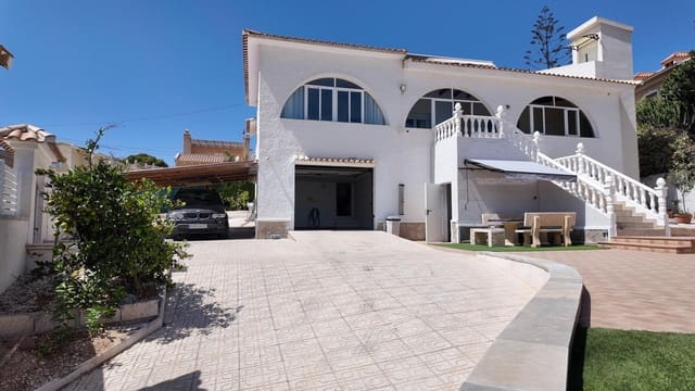 5 soveværelse Villa til salg i Las Filipinas med swimmingpool garage - € 750.000 (Ref: 10055319)
