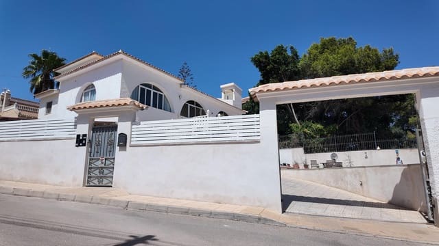 5 soveværelse Villa til salg i Las Filipinas med swimmingpool garage - € 750.000 (Ref: 10055319)