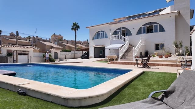 5 soveværelse Villa til salg i Las Filipinas med swimmingpool garage - € 750.000 (Ref: 10055319)