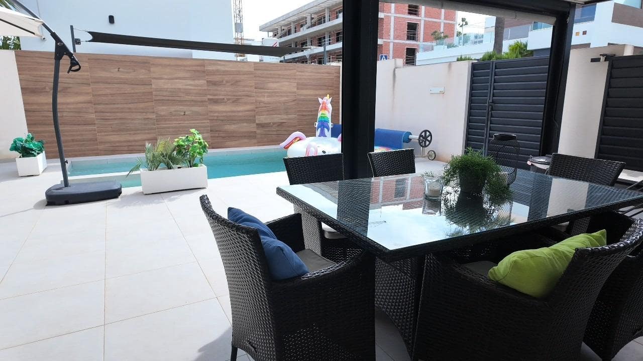 4 bedroom Bungalow for sale in Benijofar with pool garage - € 479,000 (Ref: 10098455)
