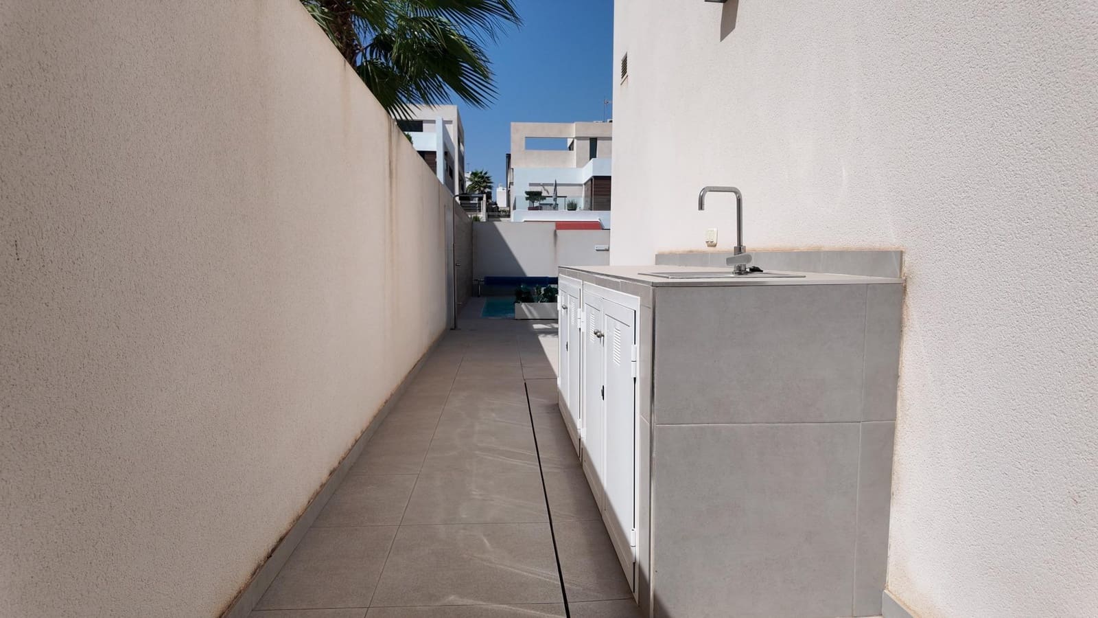 4 bedroom Bungalow for sale in Benijofar with pool garage - € 479,000 (Ref: 10098455)